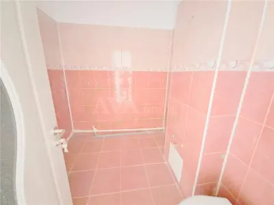 Apartament 3 decomandate, etaj 1, renovat, zona Ura - foto 7