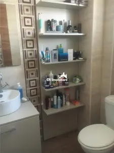Vand  apartament 2 camere elegant functional in zona Jiului - foto 2