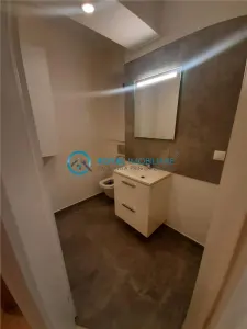 Royal Imobiliare - Inchiriere apartament 3 camere zona 9 Mai - foto 8