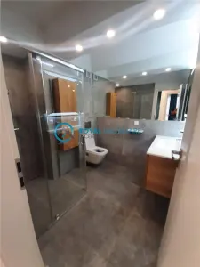 Royal Imobiliare - Inchiriere apartament 3 camere zona 9 Mai - foto 9