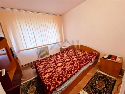 Apartament 3 camere, semidecomandat, et.3,  69 mp-Zona Girocului - foto 3