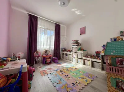GIROC - CASA INDIVIDUALA - 5 CAMERE - ZONA EXCELENTA - TOATE UTILITATILE - foto 3