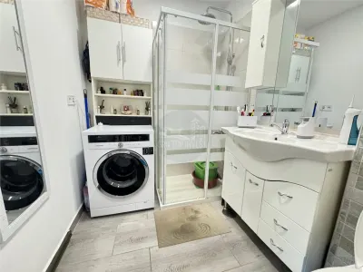 Apartament decomandat cu 2 camere in Vasile Aaron - foto 13