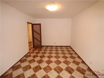 Birouri / Spatiu de inchiriat, zona Alexandru Vlahuta. - Focsani