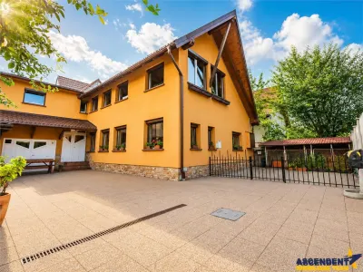 Imobil cu potential comercial, ideal Clinica, sediu firma sau birouri, Cartierul Florilor, Brasov - Brasov