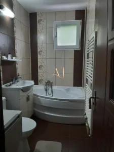 Va propunem spre inchiriere un apartament spatios ideal pt medici rezidenti sau studenti la medicina! - foto 5