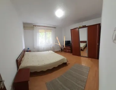 Va propunem spre inchiriere un apartament spatios ideal pt medici rezidenti sau studenti la medicina! - foto 6