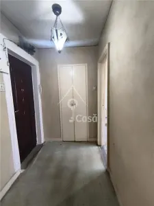 Piata Sudului 8 min de metrou  de renovat - Bucuresti