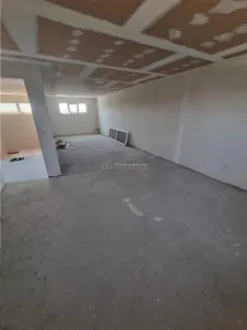 Casa Parter+etaj 1  si mansarda- NANOV  - teren 2500 mp - foto 12