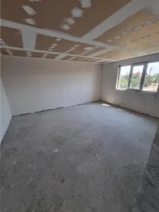 Casa Parter+etaj 1  si mansarda- NANOV  - teren 2500 mp - foto 14