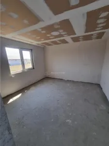Casa Parter+etaj 1  si mansarda- NANOV  - teren 2500 mp - foto 15