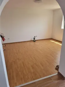 Casa Parter+etaj 1  si mansarda- NANOV  - teren 2500 mp - foto 5