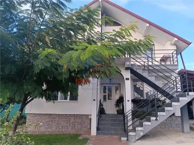 Dorobant VILA D+M+Pod  SU = 200mp  TEREN 1200mp amenajat (pot locui doua familii) - Iasi