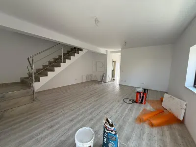 Duplex P+1 cu 116 mp utili, curte generoasă și 3 locuri de parcare – Moșnița Nouă - foto 3