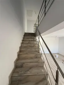 Duplex P+1 cu 116 mp utili, curte generoasă și 3 locuri de parcare – Moșnița Nouă - foto 4