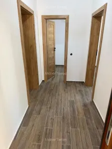 Va propunem pentru  inchiriere o  casa pentru home office! - foto 4
