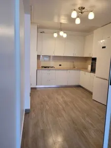 Apartamen 3 camere de inchiriat Isaran, Tractorul - Brasov
