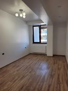 Apartamen 3 camere de inchiriat Isaran, Tractorul - foto 4