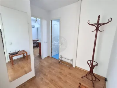 Garsoniera la casa decomandata balcon zona Lazaret - foto 4