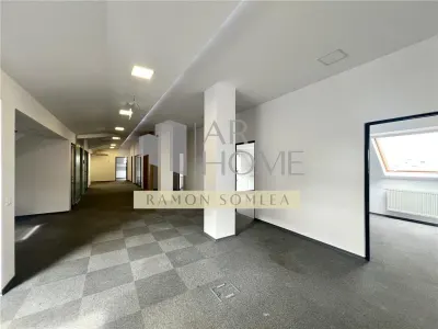 Spatii birouri de la 15 mp pana la  150 mp, zona centrala, Ploiesti - foto 35