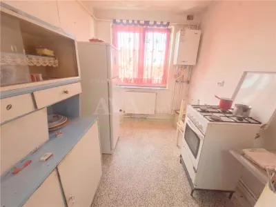 Apartament 2 camere semidecomandat, zona Garii - foto 11