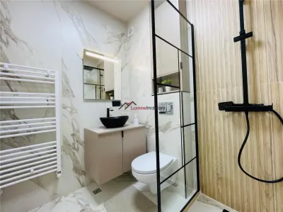 La superlativ, 3 camere 67 mp, 2 bai, 2 terase etaj intermediar lux, doar de bani si haine ai nevoie! - foto 13