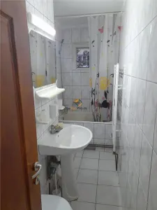 ...Apartament 2 Camere Etaj 1 cu Centrala zona Sagului.. - foto 13