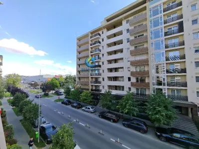Inchiriem Apartament 3 Camere, Modern, Decomandat, Tractorul Urban - Brasov