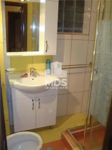 Decomandat la etajul 1 cu 2 bai, 120 mp utili - Timisoara