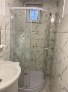 Garsoniera de inchiriat in Focsani , zona Gara , et 1/4 , renovata si mobilata complet - foto 11