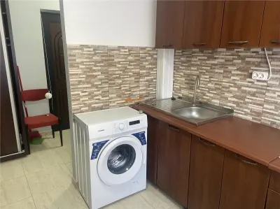Garsoniera de inchiriat in Focsani , zona Gara , et 1/4 , renovata si mobilata complet - foto 5