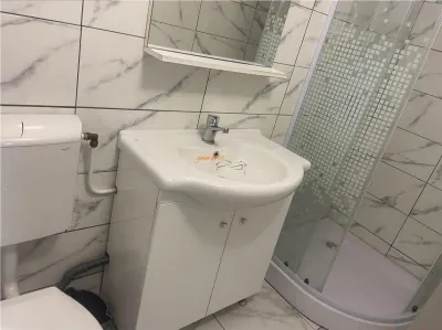 Garsoniera de inchiriat in Focsani , zona Gara , et 1/4 , renovata si mobilata complet - foto 10