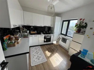 Casa noua, 3 cam, 2 bai, mobilata si utilata,  curte, foisor - foto 2