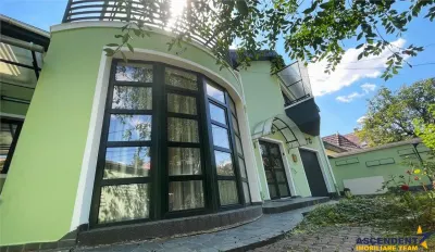Vila individuala, arhitectura aparte, garaj, terasa,  balcon, Semicentral, Targu Mures. - foto 19