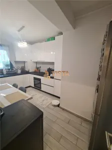 Apartament 2 camere, Loc de parcare subteran si boxa, Zona Tractorul, Brasov - foto 2