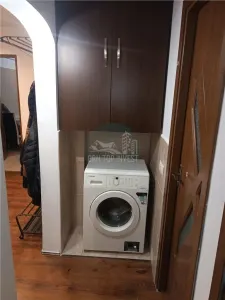 Apartament 3 camere cu balcon in  Vasile Aaron - foto 9