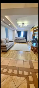 Decomandat cu 2 bai si 2 balcoane, etaj intermediar - foto 2