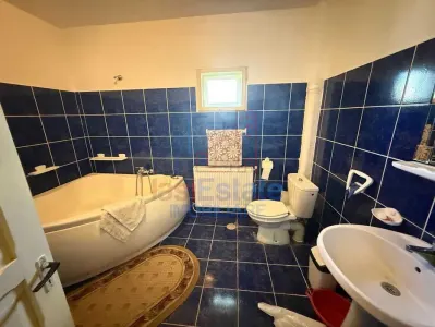 Barnova langa Primarie Vila P+E SU=118mp Teren 573mp amenajat - foto 4