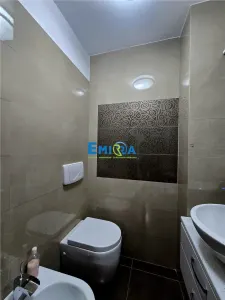 Chirie Apartament 3 camere decomandate. Zona Nord, str. 22 Decembrie - foto 9