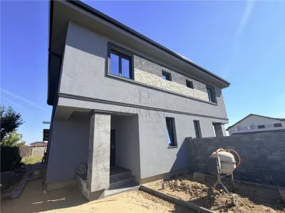 Duplex finalizat - spatios - toate utilitatile - Mosnita Noua