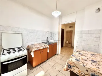 Închiriere apartament 2 camere, zona Bariera București - foto 7