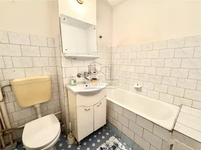 Închiriere apartament 2 camere, zona Bariera București - foto 10