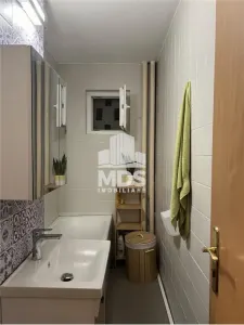 Mobilat si utilat la etaj 3 in bloc anvelopat - foto 5