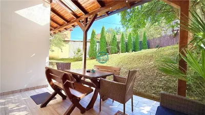 Vand apartament cu 4 camere pe 2 niveluri in casa in Reghin - foto 12