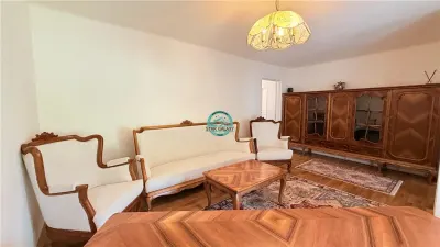 Vand apartament cu 4 camere pe 2 niveluri in casa in Reghin - foto 17