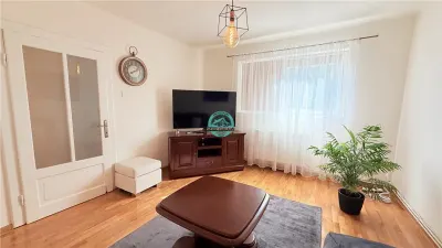 Vand apartament cu 4 camere pe 2 niveluri in casa in Reghin - foto 23