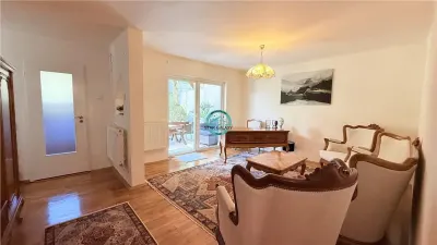 Vand apartament cu 4 camere pe 2 niveluri in casa in Reghin - foto 10