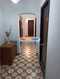 Inchiriere apartament 3 camere decomandat Targoviste Central - Targoviste