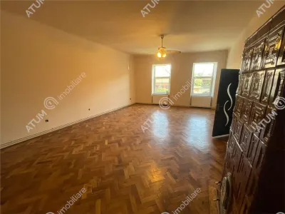 De vanzare apartament cu 2 camere si gradina situat in zona centrala a orasului Cisnadie - foto 2