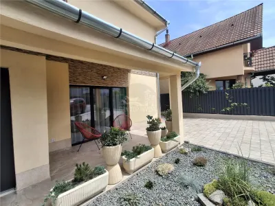 Casa de LUX 4 camere 3 bai zona Selimbar - Brana - foto 12